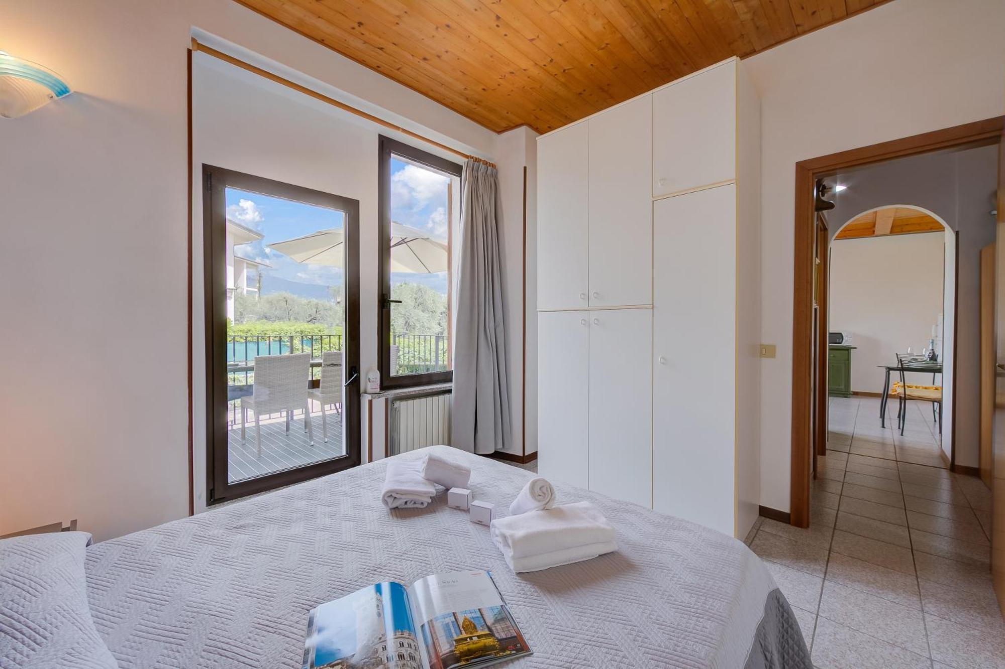 Al Peveri - Private Parking & Near Lake - Happy Rentals Toscolano Maderno Exterior photo